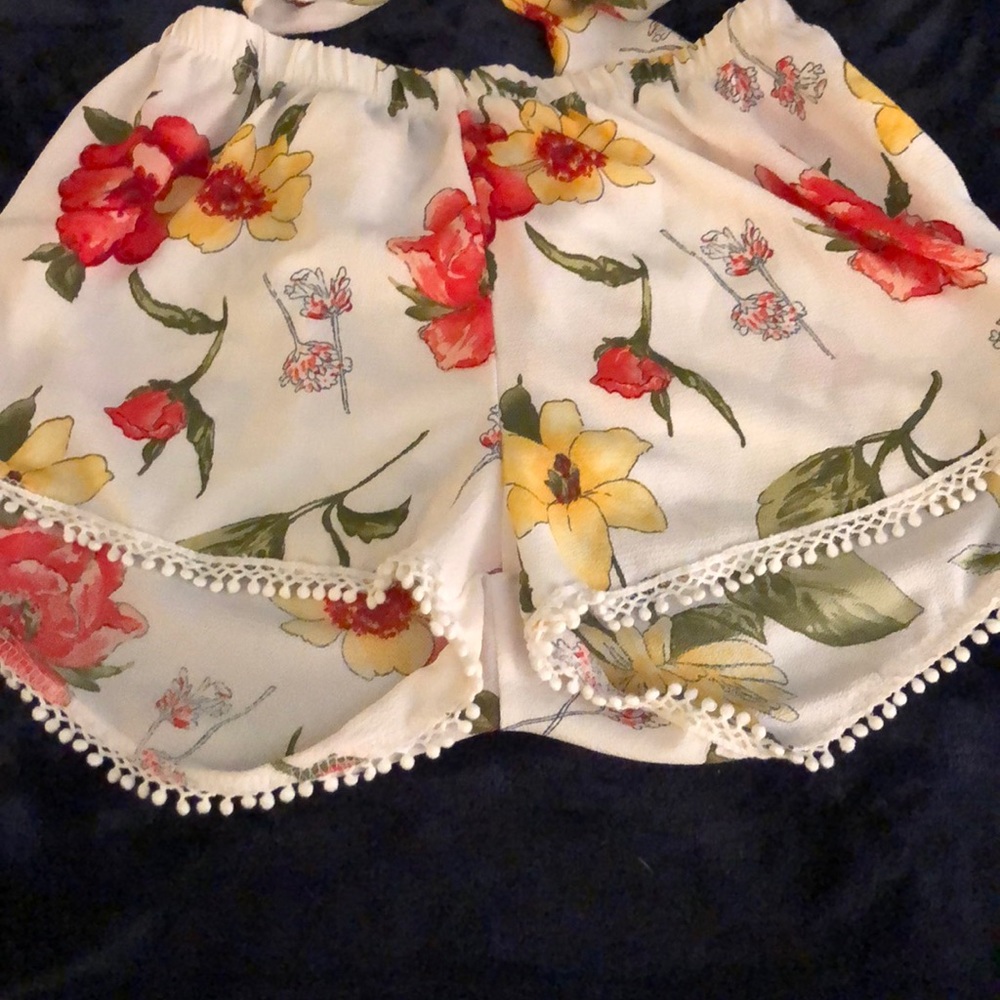 Two piece short set - Picture 2 of 6